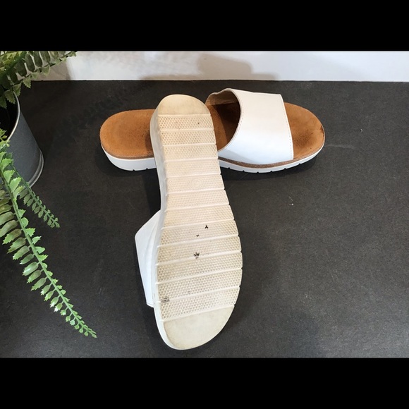 PATRIZIA BY SPRING STEP WHT LEATHER SLIDES SZ 11 - Picture 8 of 10